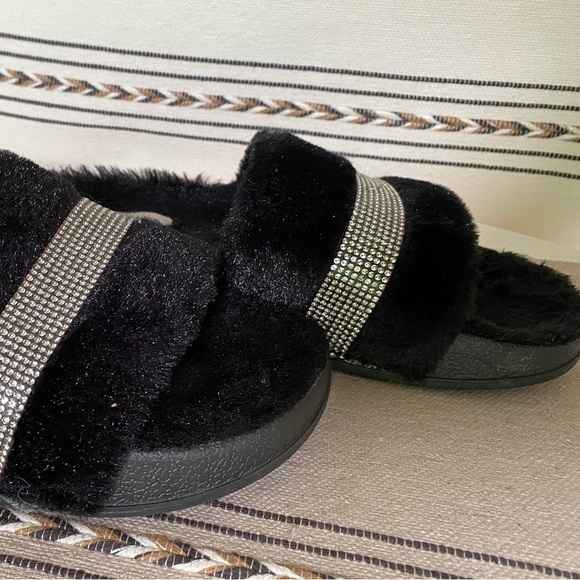 Black faux fur w sparkle Portland boot company slipper women’s 7 great condition - Picture 8 of 10